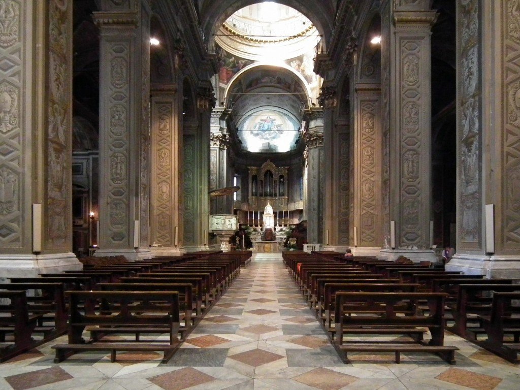 La navata centrale della cattedrale che si distacca dalla struttura di quelle laterali
