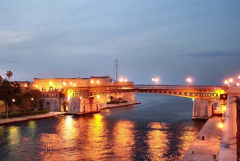 Ponte di San Francesco di Paola a Taranto