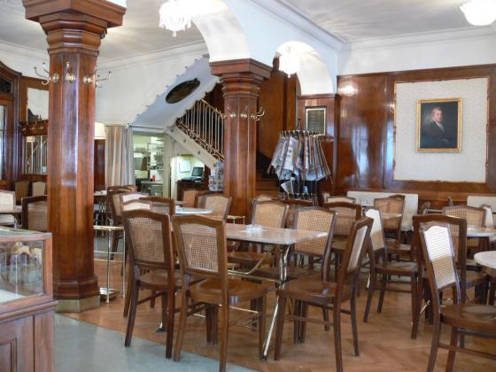 Café_Tomaselli_innen