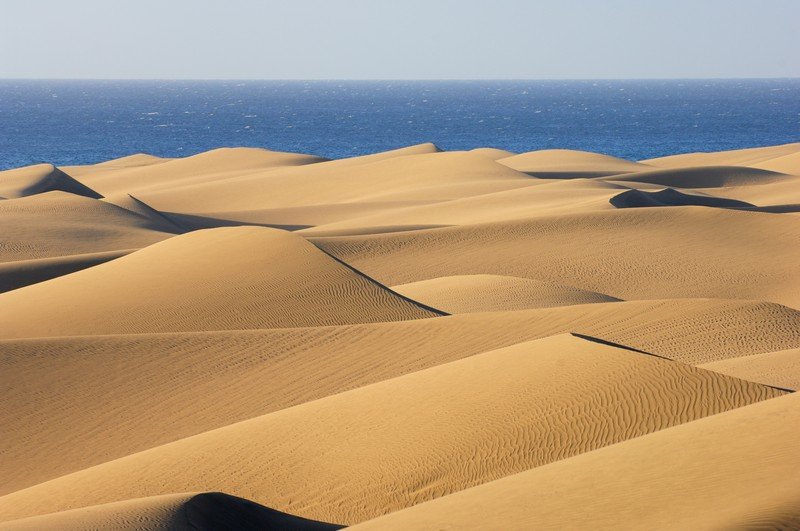 Le fantastiche dune di Maspalomas, con l'oceano sullo sfondo