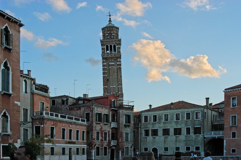 campo-santo-stefano-campanile-venezia