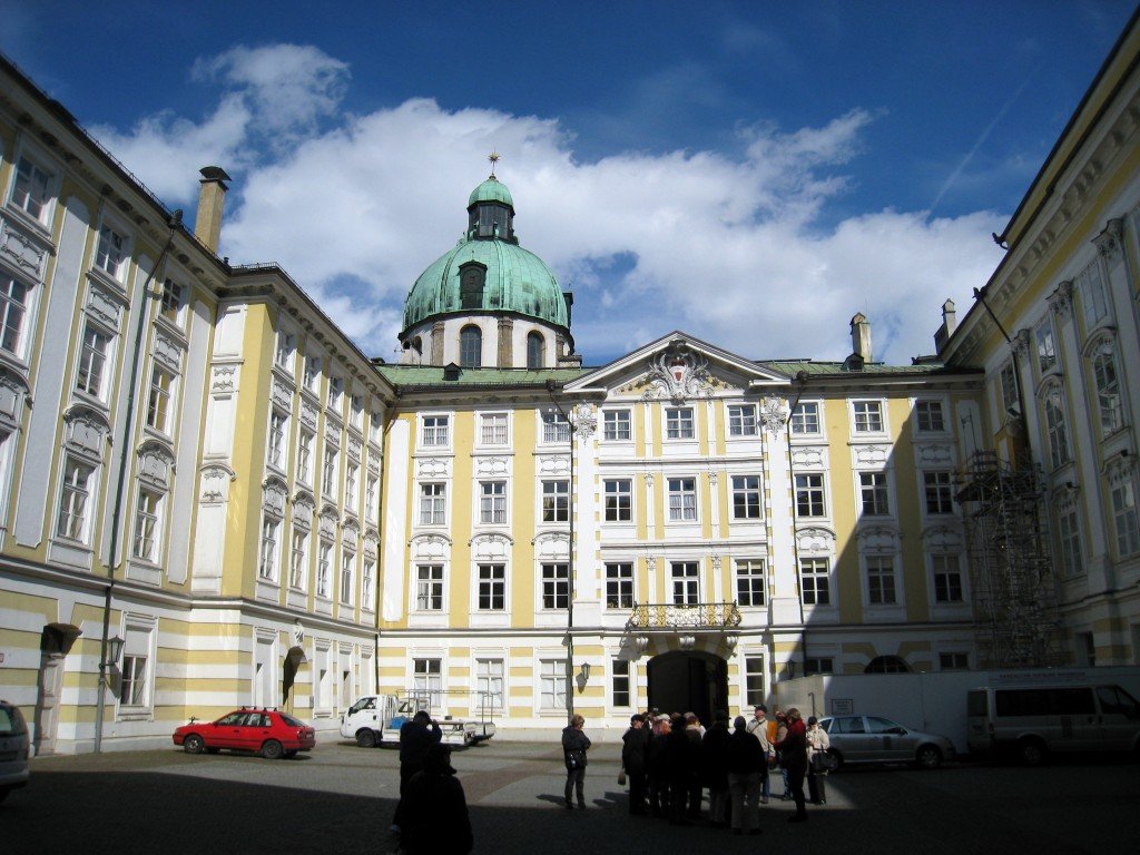 Innsbruck_Hofburg_inner_court