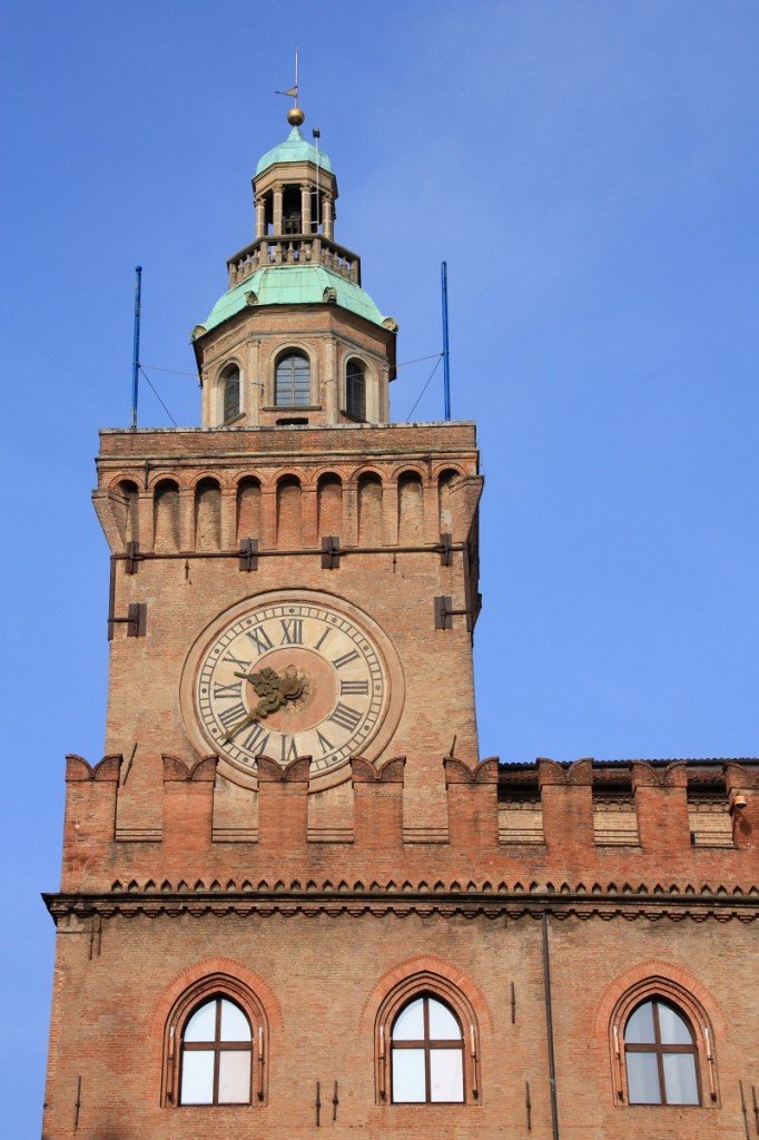 L'orologio della torre del Palazzo d'Accursio