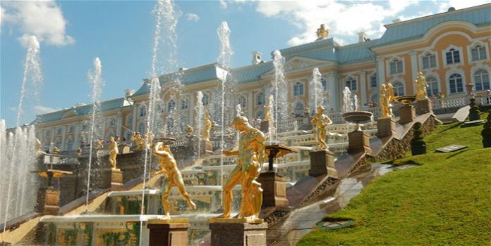 Peterhof a San Pietroburgo