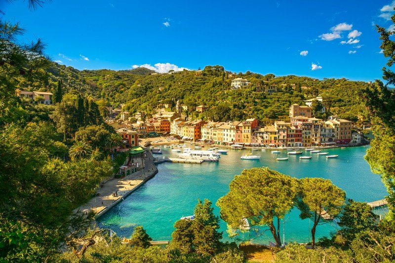 L'intero territorio si trova all'interno dell'Area Naturale Marina protetta Portofino che fa parte del Parco Naturale e Regionale di Portofino.