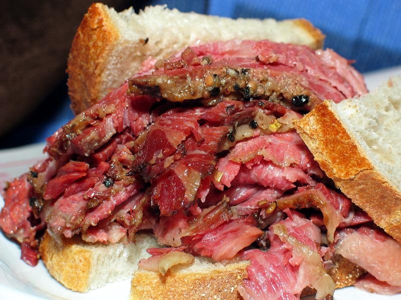 enogastronomia-montreal-smoked-meat-sandwich