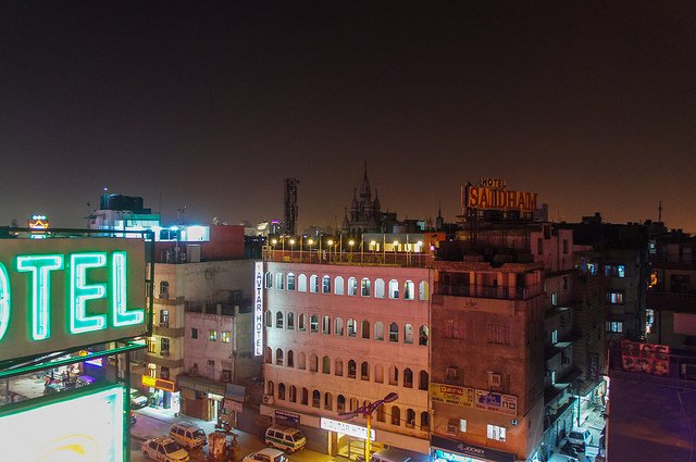 Scorcio notturno di Nuova Delhi