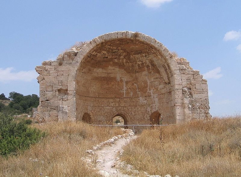 I resti della Chiesa di Sant'Anna, voluta ricostruire durante le Crociate del XII secolo