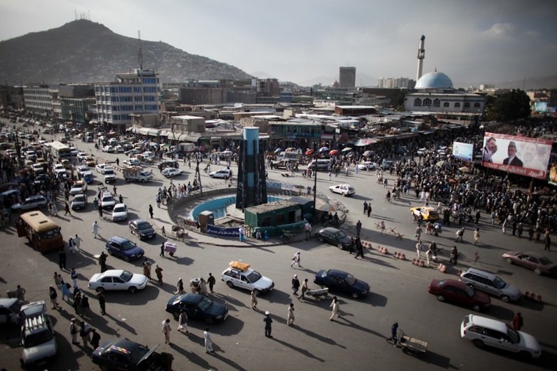 Uno scorcio della trafficata Kabul, una città particolarmente viva ed animata nonostante le sue tragedie