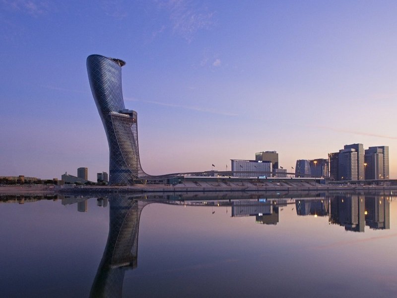 Il coplesso dell'Abu Dhabi National Exhibition Centre, il più grande centro congressi di tutto il Medio Oriente