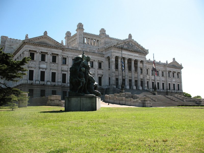 palacio-legislativo-esterno
