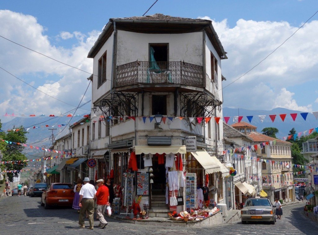 Gjirokastra-bazaar