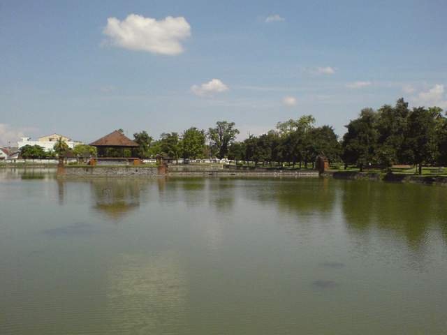 Lombok-indonesia-mayura-water-palace