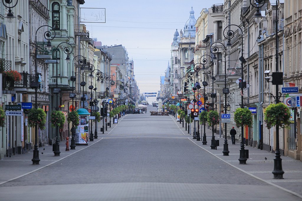 Piotrkowska-shopping-street-in-Lodz-©PolandMFA