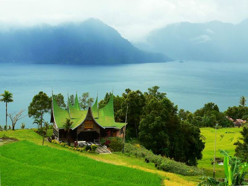 Sumatra-indonesia-Lago-Maninjau