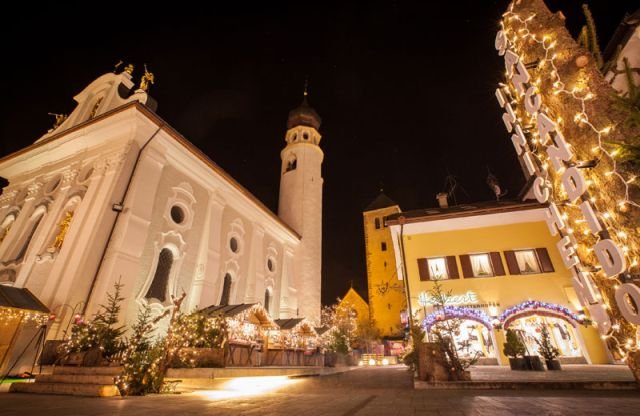 Le splendide atmosfere del Mercatino di Natale di San Candido, tra le manifestazioni più importanti dell'Alto Adige