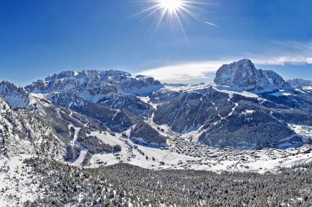 Il paesaggio innevato di Selva di Val Gardena in inverno, uno spettacolo incomparabile!