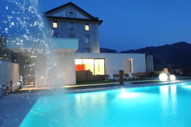 La piscina esterna del Bellavista Relax Hotel