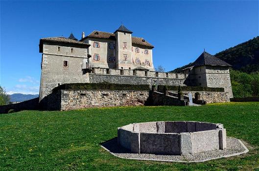 Castel Thun nella Val Di Non in Trentino