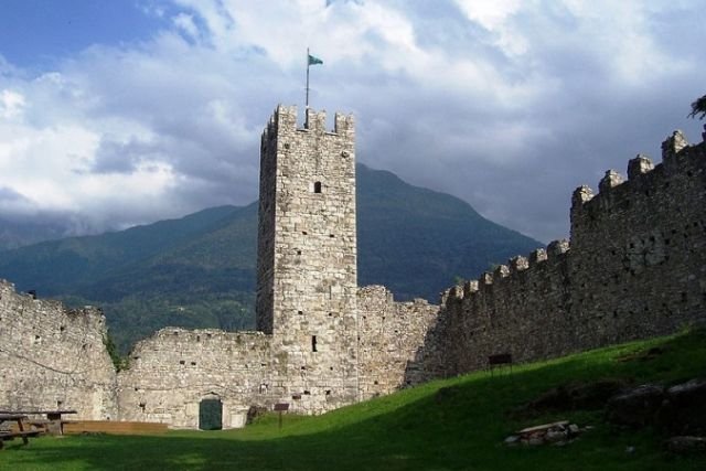 La torre del Castello di Breno