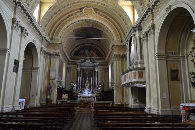 L'interno della Chiesa parrocchiale di Sant'Ambrogio a Darfo Boario Terme
