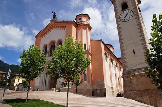La Chiesa del Santissimo Redentore, il principale edificio di culto di Levico Terme