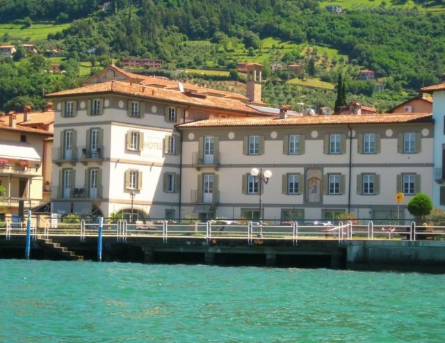 L'Hotel Capovilla, meravigliosa struttura a 4 stelle che affaccia sul Lago d'Iseo