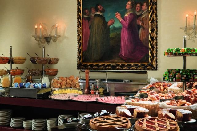 La gustosissima colazione a buffet dell'Hotel Quirinale a Roma