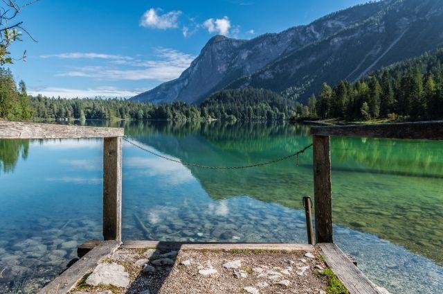 Il Lago di Tovel, il più famoso e visitato tra gli oltre 50 laghi del Parco Naturale Adamello Brenta