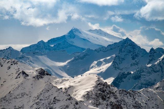 Le splendide Dolomiti che circondano il la Valle di Pejo