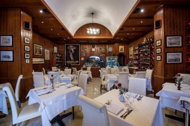 L'elegante sala del ristorante La Bettola
