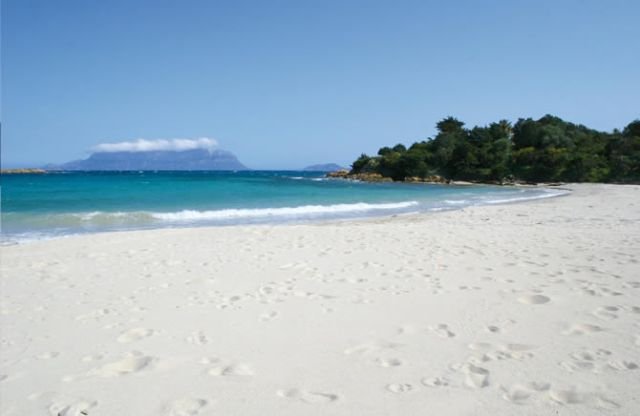 La sabbia bianchissima e finissima di Spiaggia Marana