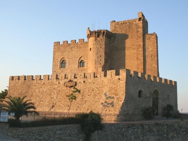 Il Castello di Roseto Capo Spulico