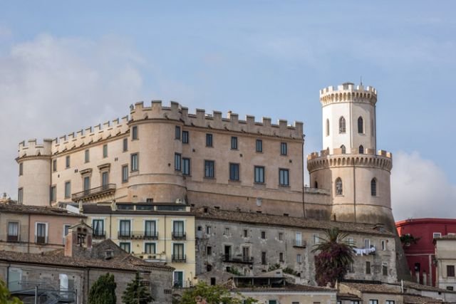 Il meraviglioso Castello Ducale, uno dei meglio conservati del Sud Italia