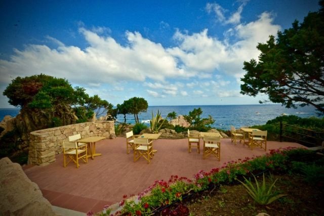 La terrazza panoramica dell'Hotel Costa Paradiso