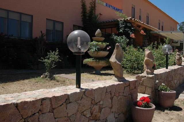 L'ingresso dell'Hotel Mediterraneo