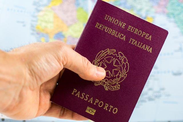 Sono pochi i casi in cui il passaporto va effettivamente rinnovato: in realtà, molto spesso avviene il rilascio di un nuovo passaporto