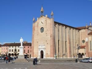 Visita al Duomo di Montagnana, in provincia di Padova