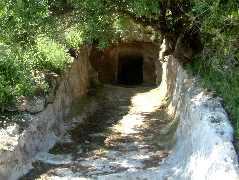 La necropoli di S’Elighe Entosu di Usini in provincia di Sassari