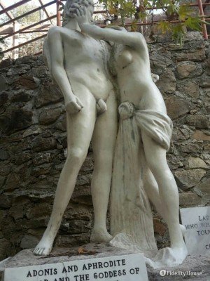 Statua del dio Adone e della dea Afrodite (Cipro)