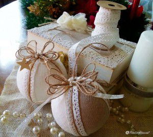 Palline natalizie in stile shabby