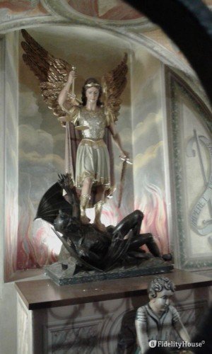 Statua dell’arcangelo San Michele, santuario di Castelmonte (UD)