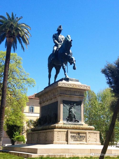 Monumento al Re Carlo Alberto