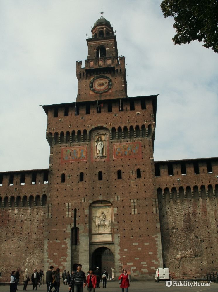 Ingresso del Castello Sforzesco a Milano - Fidelity Foto