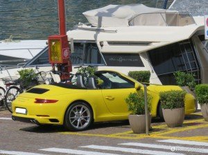 Porsche gialla modello 911